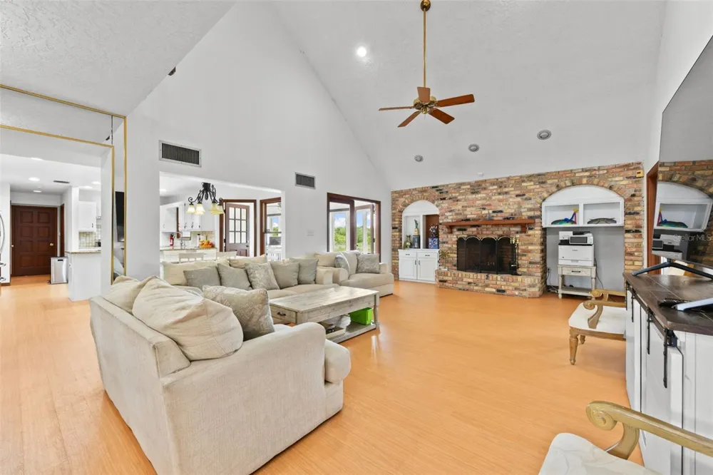 5750 OAK HOLLOW LANE Oviedo, FL 32765