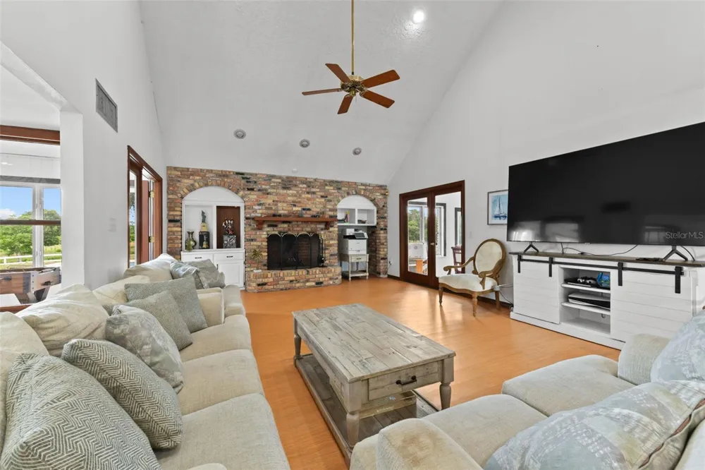 5750 OAK HOLLOW LANE Oviedo, FL 32765
