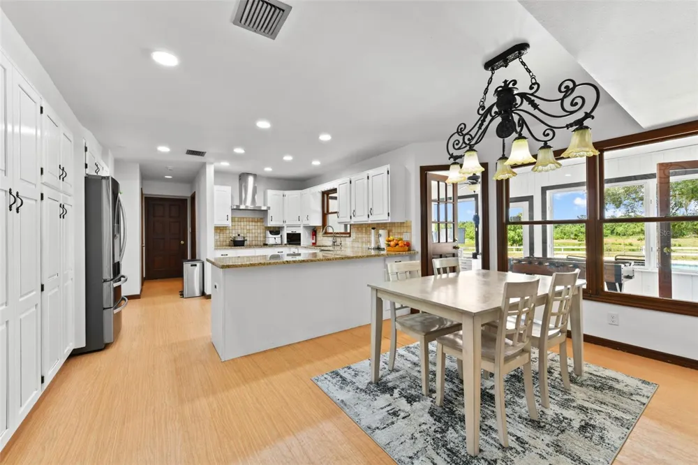 5750 OAK HOLLOW LANE Oviedo, FL 32765