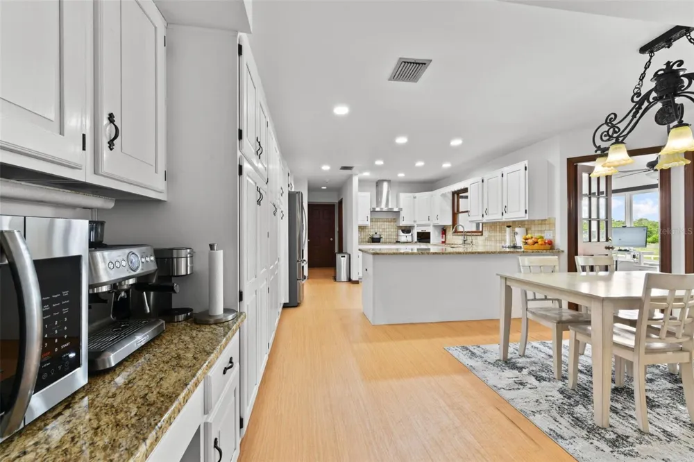 5750 OAK HOLLOW LANE Oviedo, FL 32765