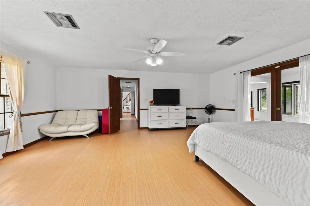 5750 OAK HOLLOW LANE Oviedo, FL 32765