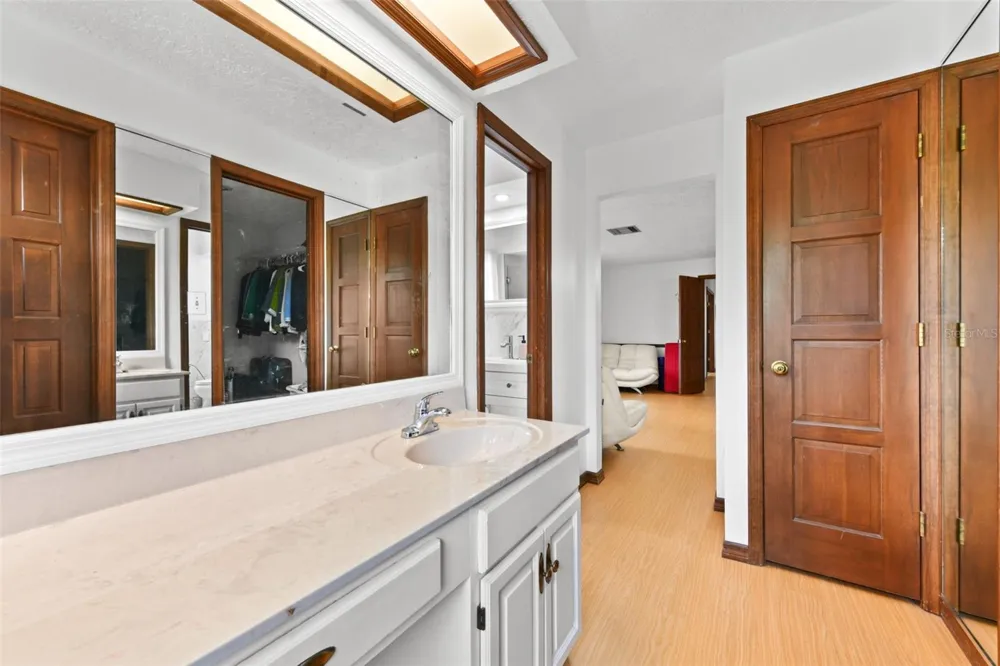 5750 OAK HOLLOW LANE Oviedo, FL 32765