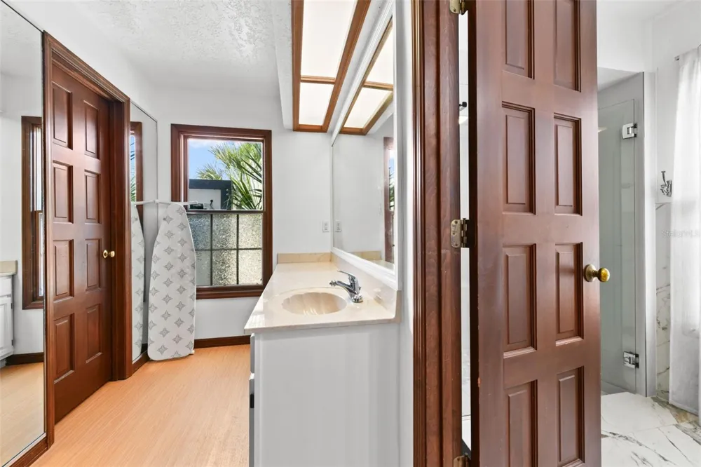 5750 OAK HOLLOW LANE Oviedo, FL 32765