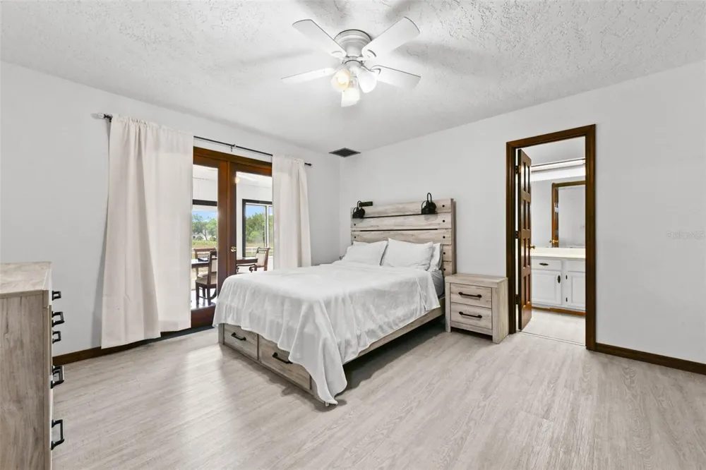 5750 OAK HOLLOW LANE Oviedo, FL 32765