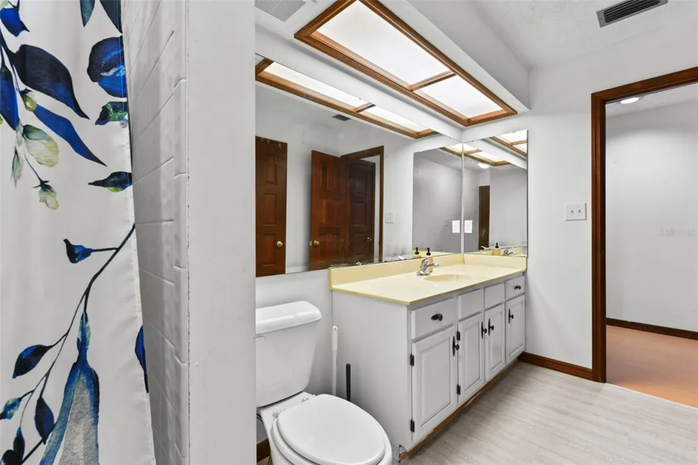 5750 OAK HOLLOW LANE Oviedo, FL 32765