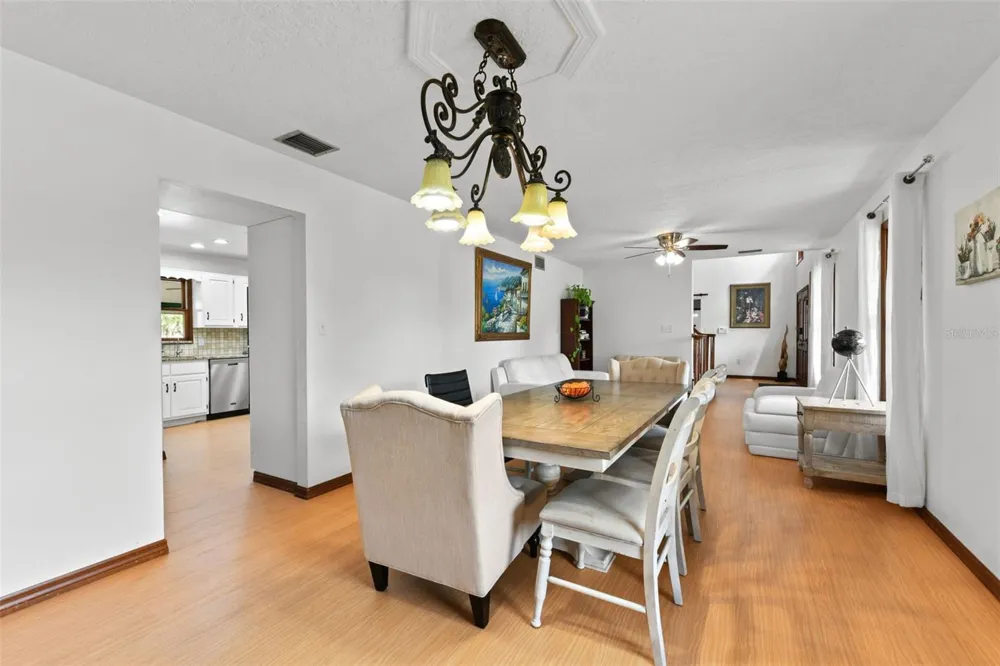 5750 OAK HOLLOW LANE Oviedo, FL 32765
