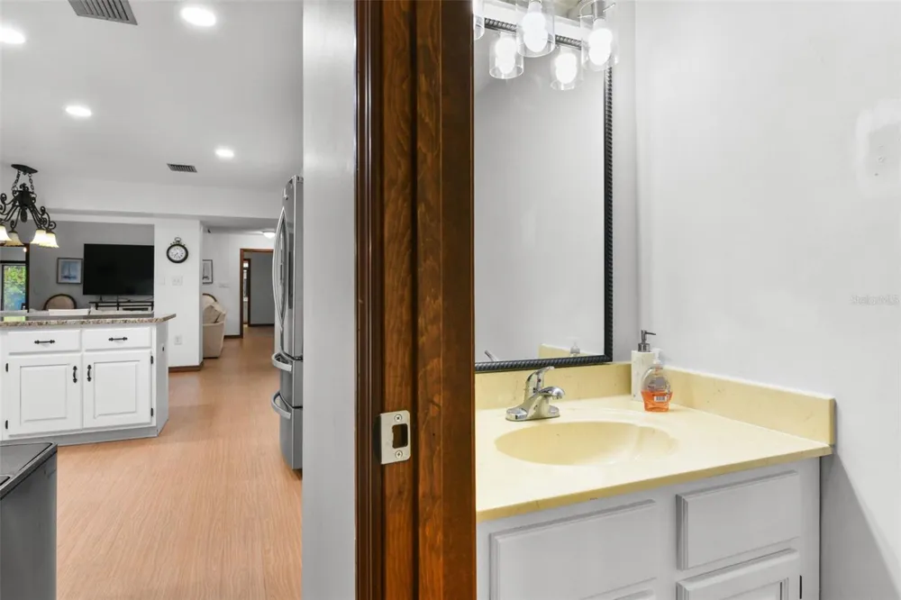 5750 OAK HOLLOW LANE Oviedo, FL 32765