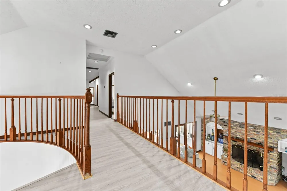 5750 OAK HOLLOW LANE Oviedo, FL 32765