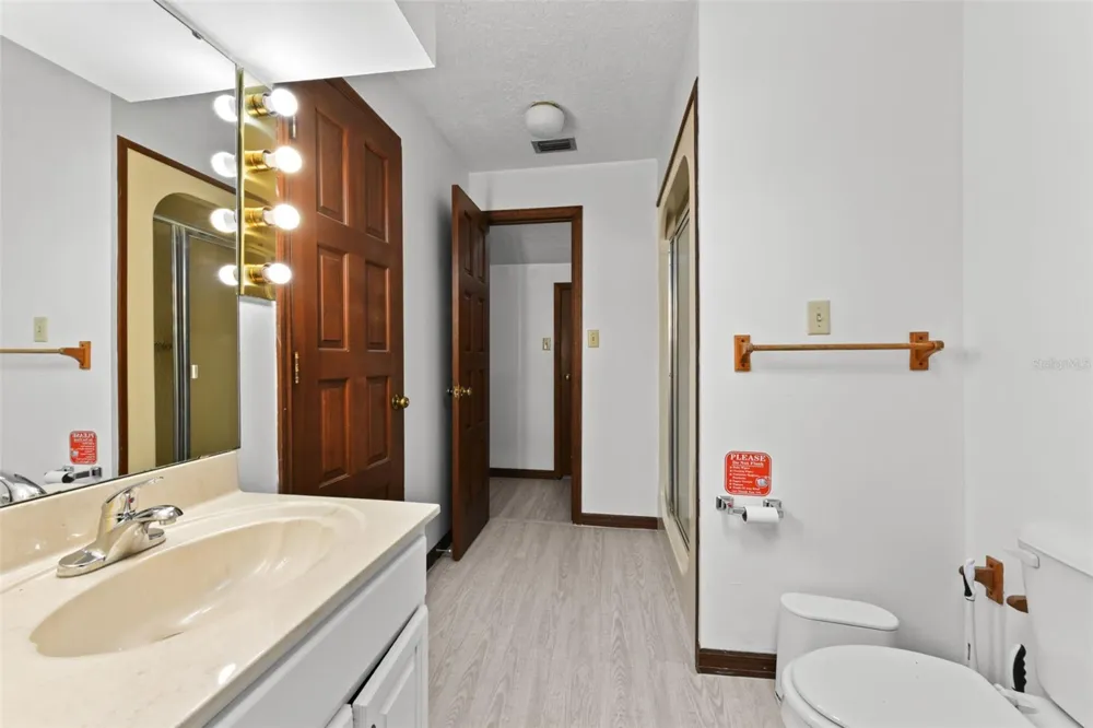 5750 OAK HOLLOW LANE Oviedo, FL 32765