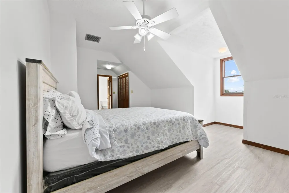 5750 OAK HOLLOW LANE Oviedo, FL 32765
