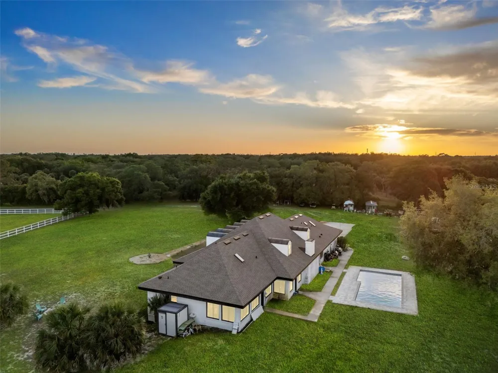 5750 OAK HOLLOW LANE Oviedo, FL 32765