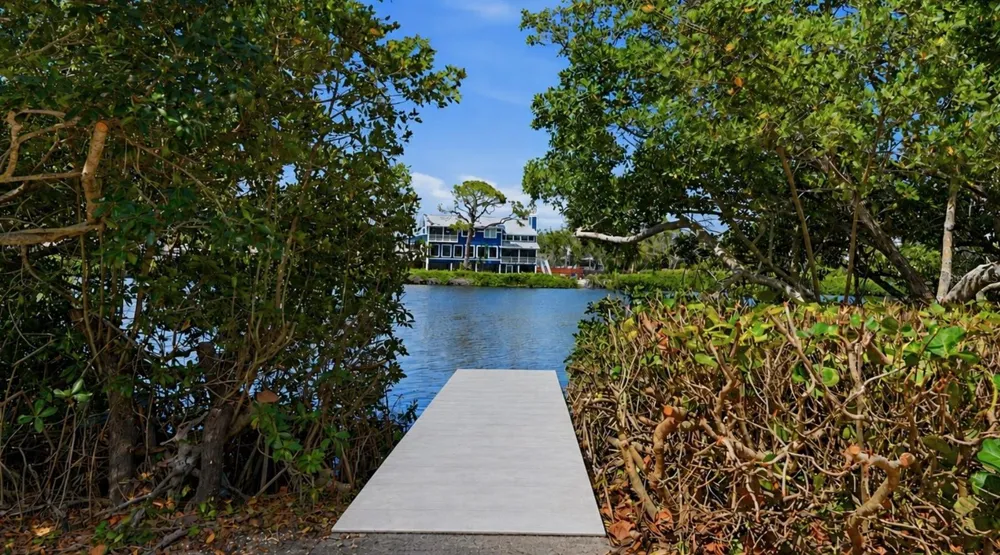 7723 SANDERLING ROAD Sarasota, FL 34242