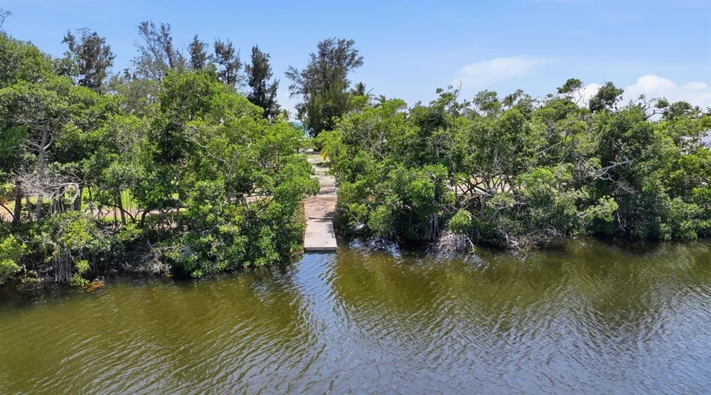 7723 SANDERLING ROAD Sarasota, FL 34242