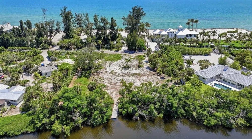 7723 SANDERLING ROAD Sarasota, FL 34242