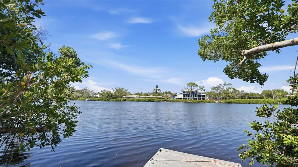 7723 SANDERLING ROAD Sarasota, FL 34242