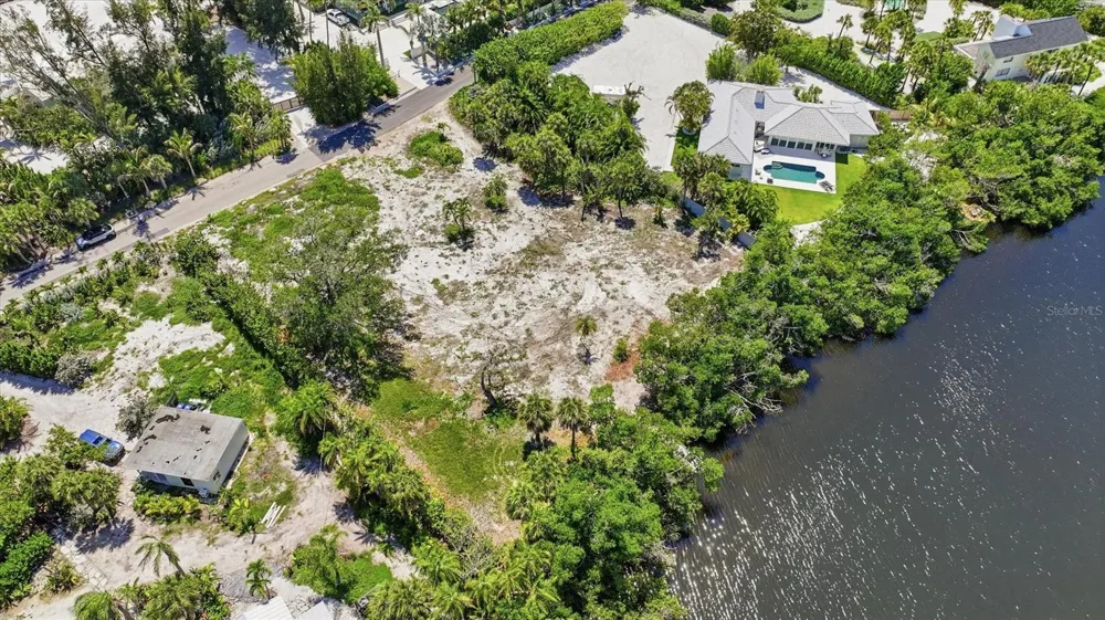 7723 SANDERLING ROAD Sarasota, FL 34242