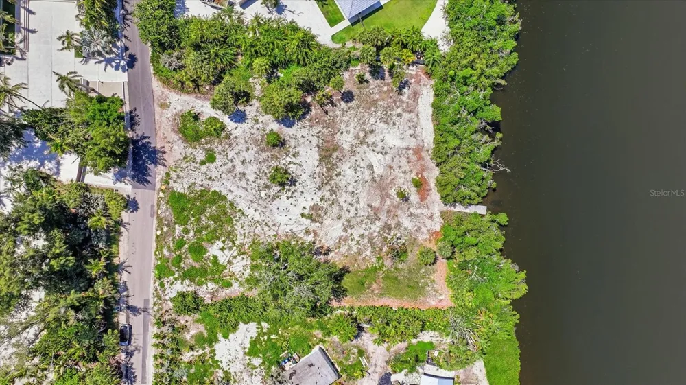 7723 SANDERLING ROAD Sarasota, FL 34242
