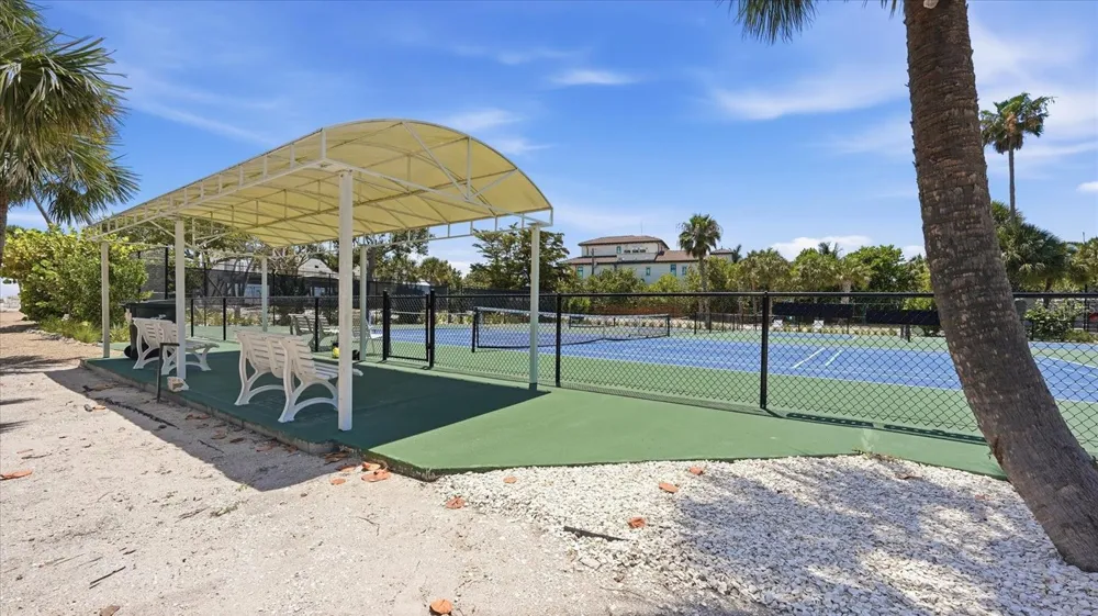 7723 SANDERLING ROAD Sarasota, FL 34242