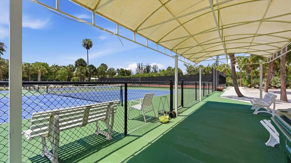 7723 SANDERLING ROAD Sarasota, FL 34242