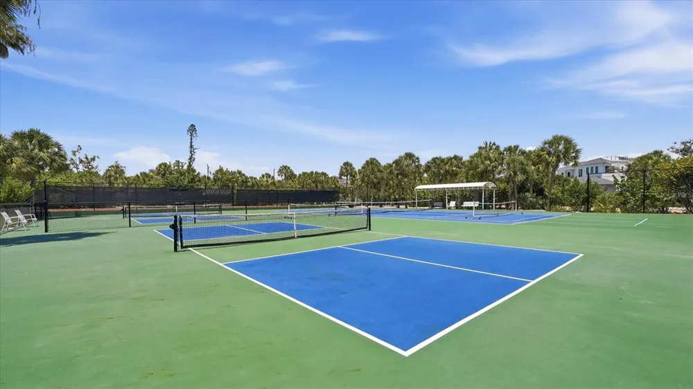 7723 SANDERLING ROAD Sarasota, FL 34242