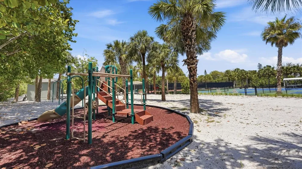 7723 SANDERLING ROAD Sarasota, FL 34242