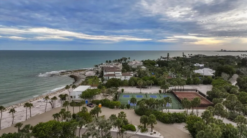 7723 SANDERLING ROAD Sarasota, FL 34242