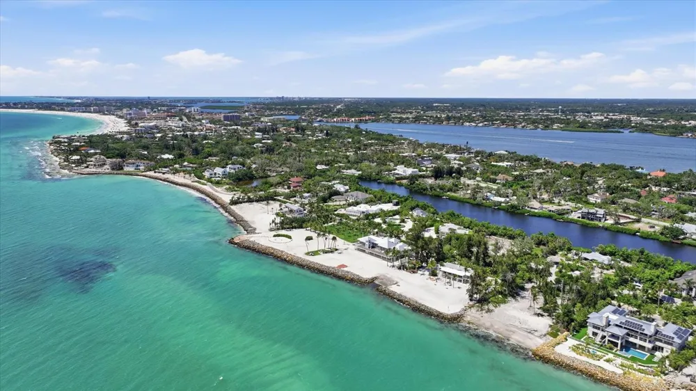 7723 SANDERLING ROAD Sarasota, FL 34242