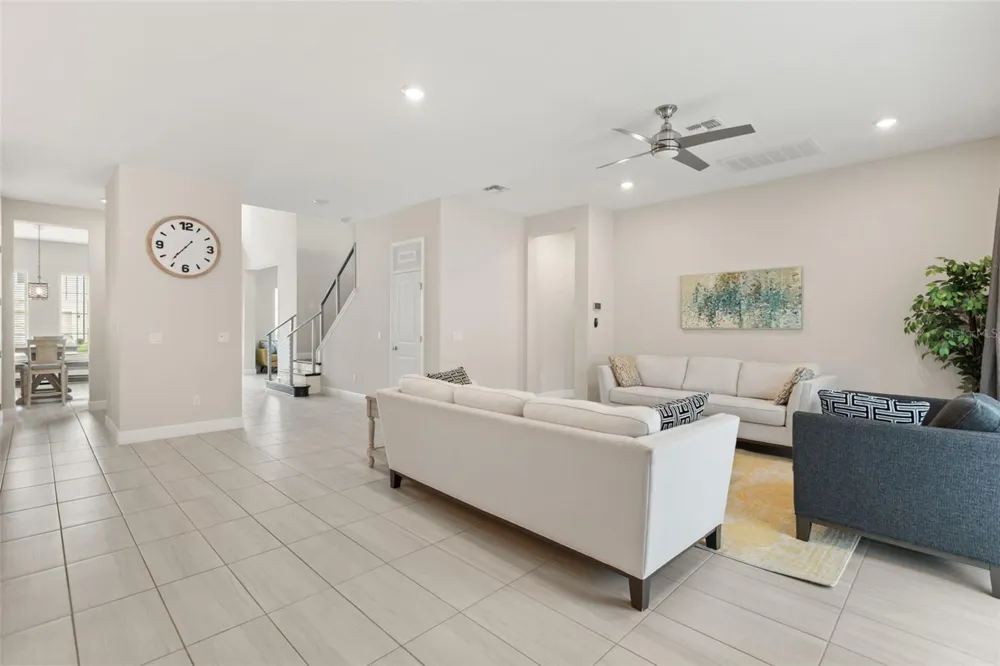 8373 LUDINGTON CIRCLE Orlando, FL 32836