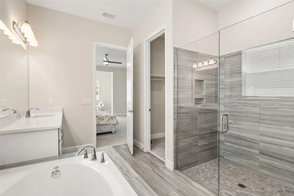 8373 LUDINGTON CIRCLE Orlando, FL 32836