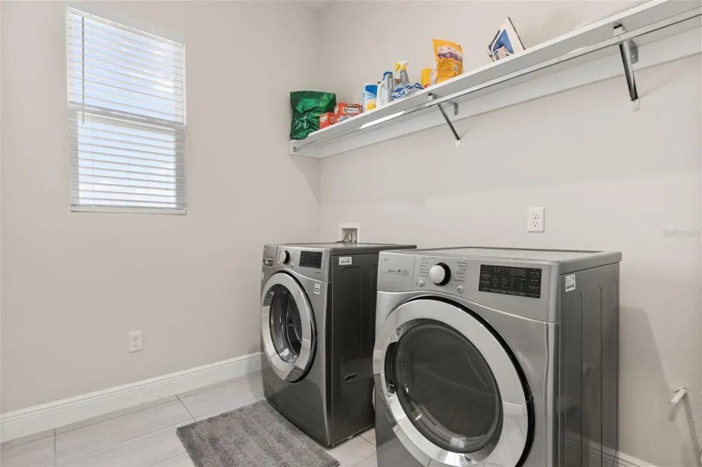 8373 LUDINGTON CIRCLE Orlando, FL 32836