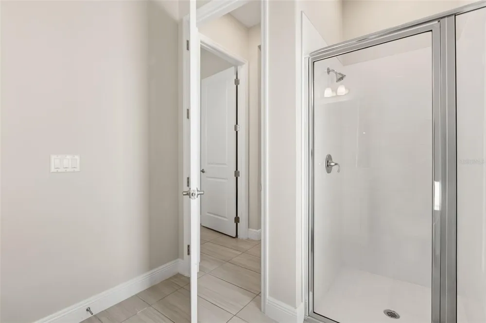 8373 LUDINGTON CIRCLE Orlando, FL 32836