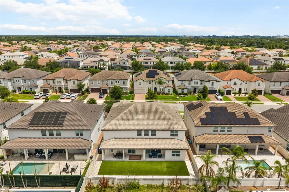 8373 LUDINGTON CIRCLE Orlando, FL 32836