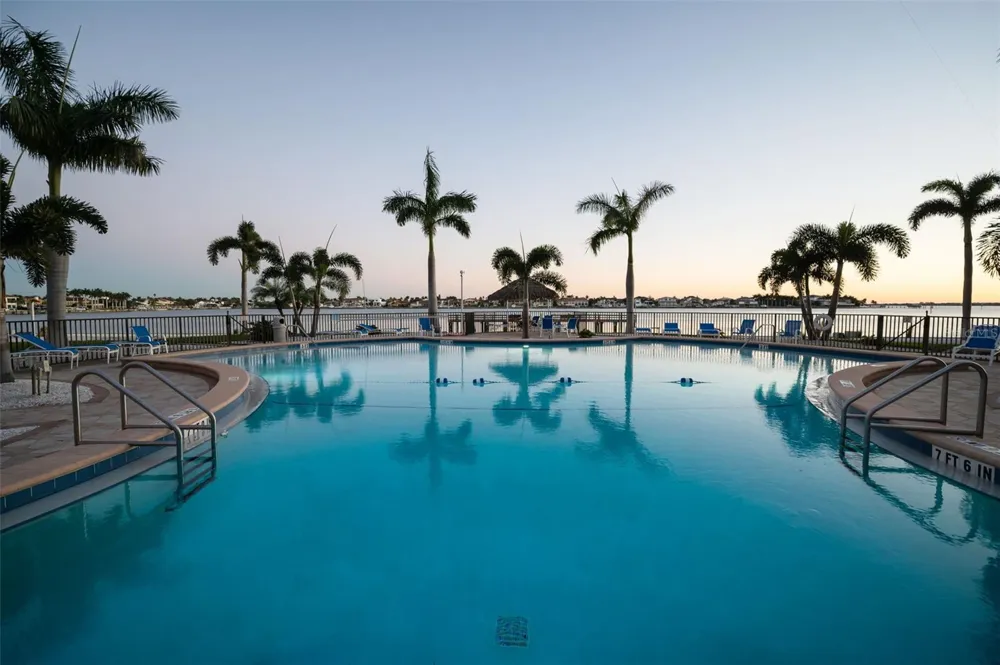 5130 BRITTANY DRIVE S #202 St Petersburg, FL 33715