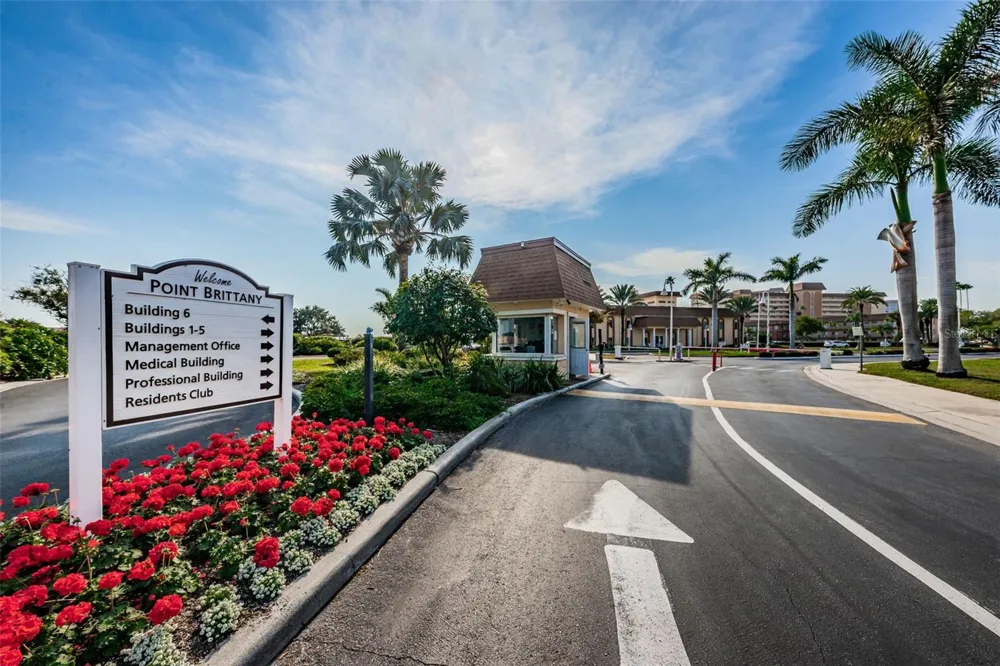 5130 BRITTANY DRIVE S #202 St Petersburg, FL 33715