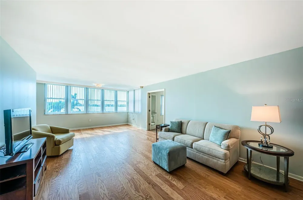 5130 BRITTANY DRIVE S #202 St Petersburg, FL 33715