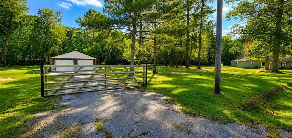 302 Waterfall Drive Huffman, TX 77336