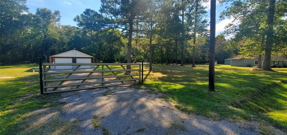 302 Waterfall Drive Huffman, TX 77336