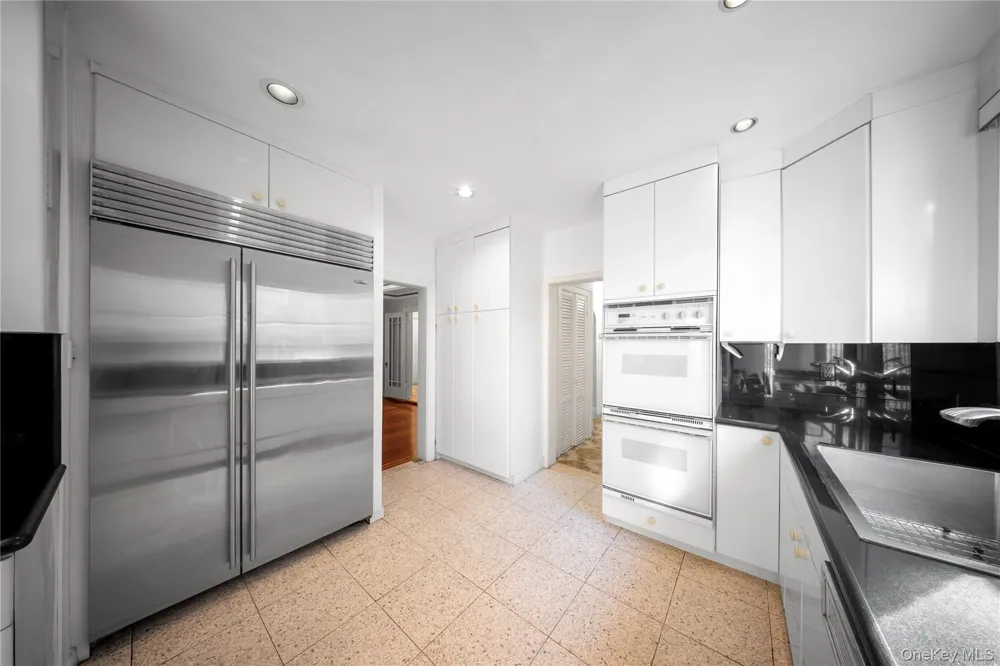 6954 Dartmouth Street Forest Hills, NY 11375