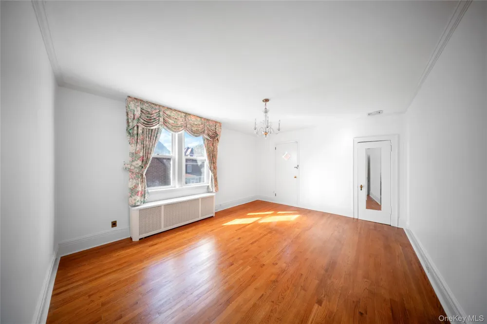 6954 Dartmouth Street Forest Hills, NY 11375