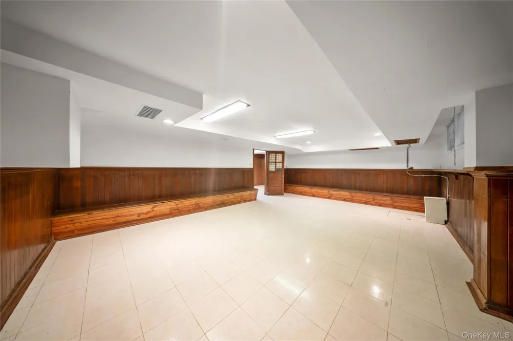 6954 Dartmouth Street Forest Hills, NY 11375