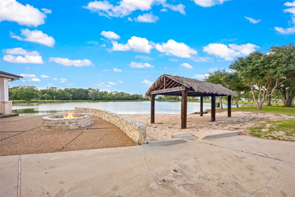 5523 Ehrman Lake Lane Wallis, TX 77485