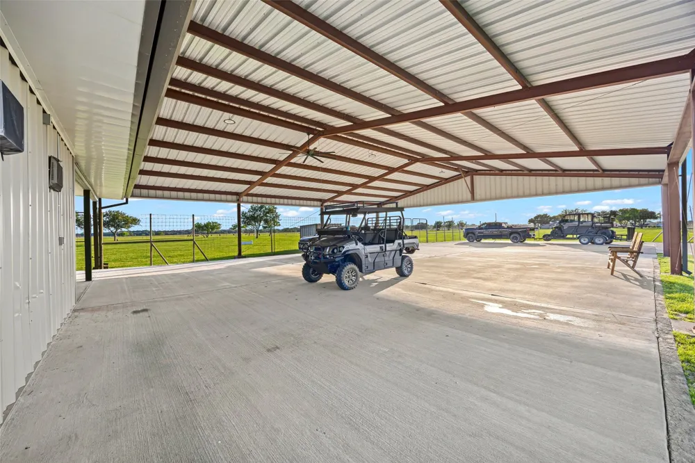 5523 Ehrman Lake Lane Wallis, TX 77485