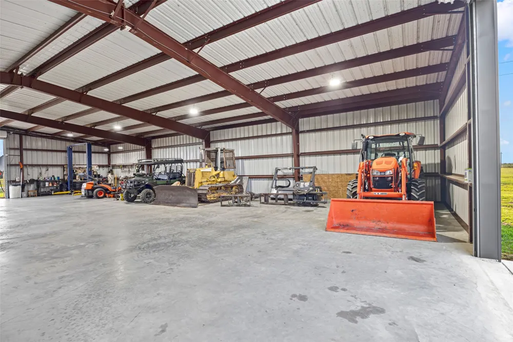 5523 Ehrman Lake Lane Wallis, TX 77485