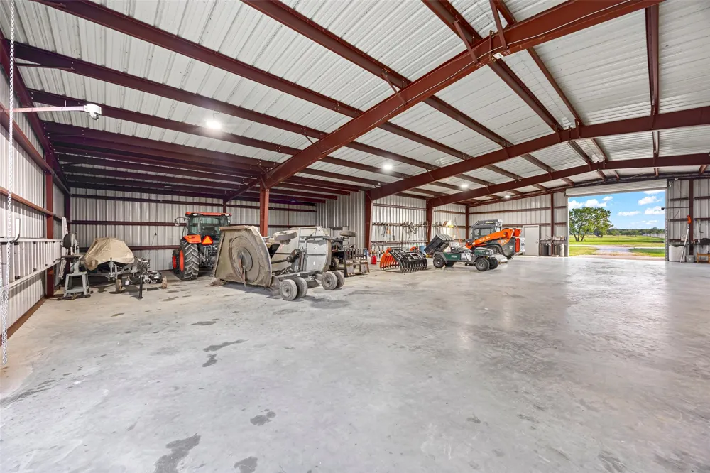 5523 Ehrman Lake Lane Wallis, TX 77485