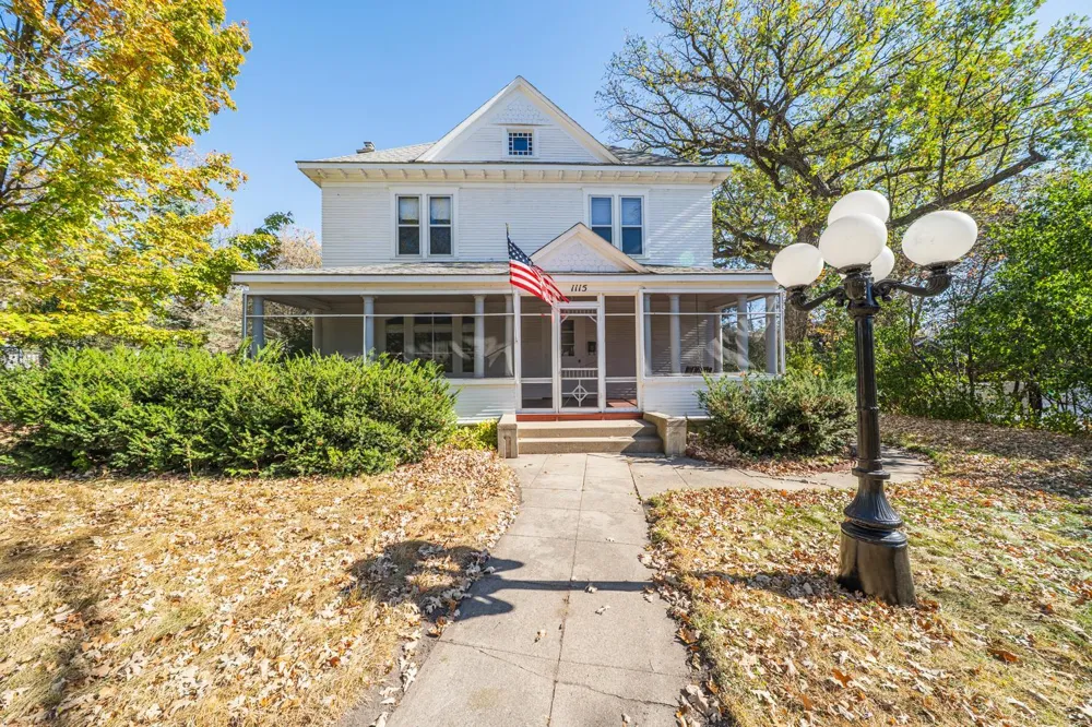 1115 Summit Avenue Detroit Lakes, MN 56501