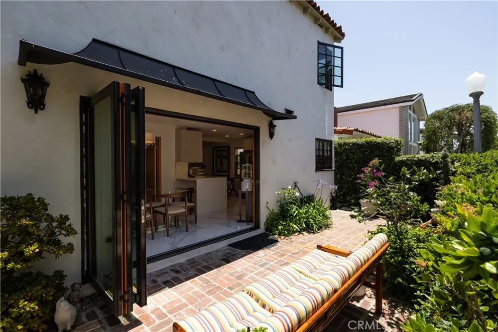 111 Via Ravenna Newport Beach, CA 92663