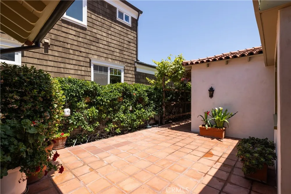 111 Via Ravenna Newport Beach, CA 92663