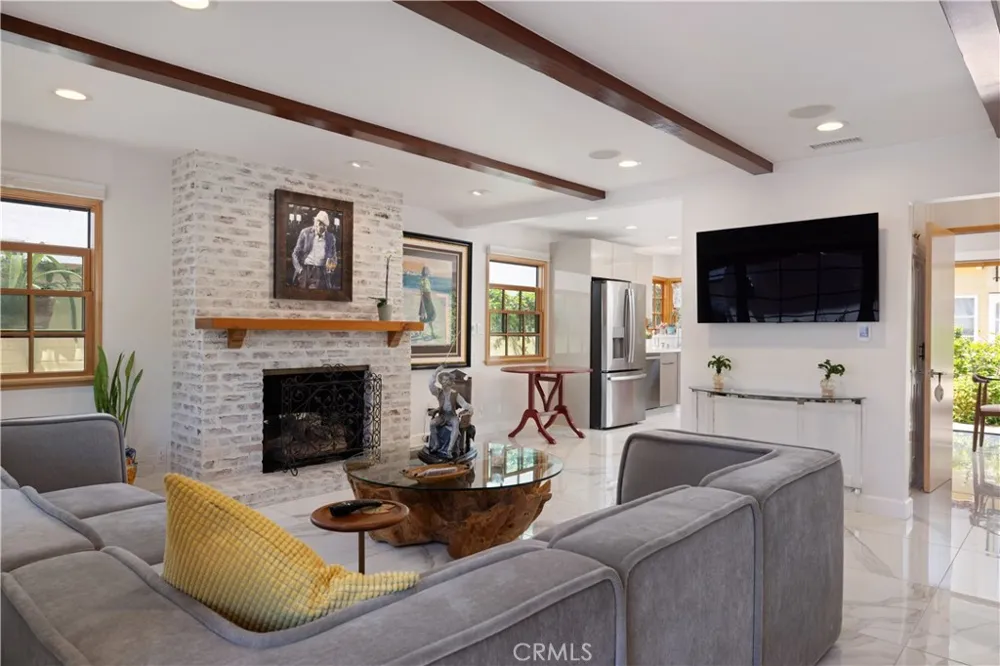 111 Via Ravenna Newport Beach, CA 92663