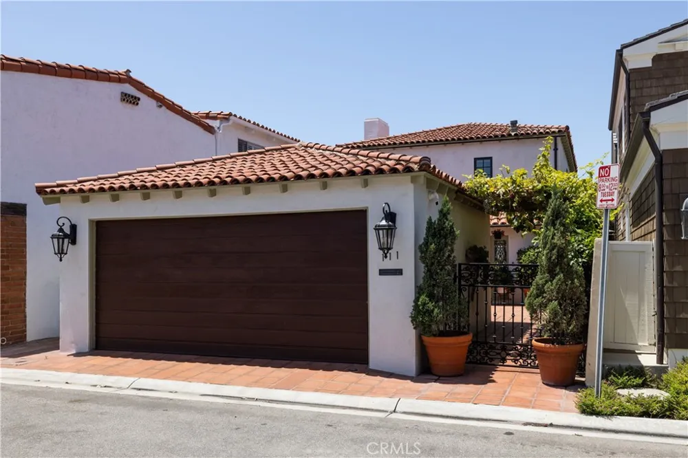 111 Via Ravenna Newport Beach, CA 92663