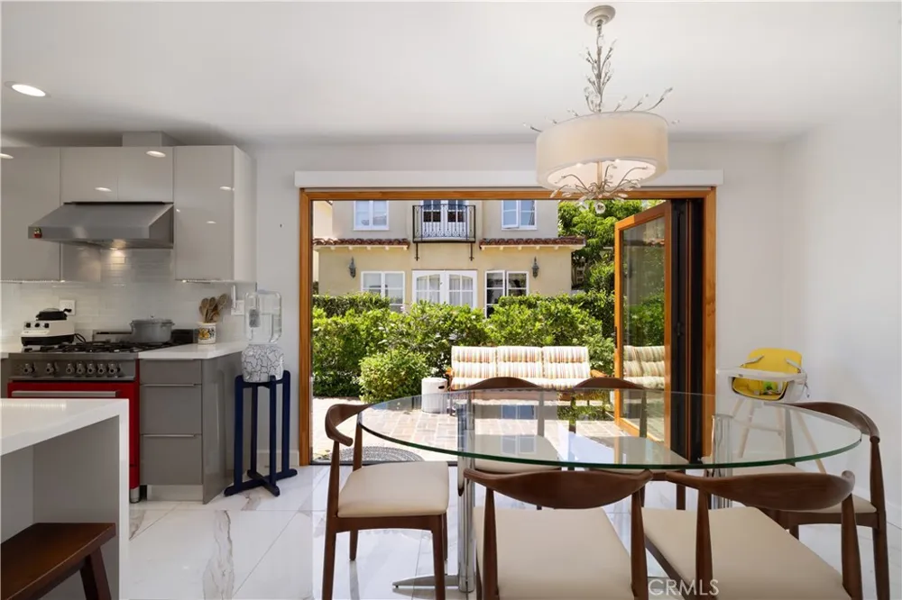 111 Via Ravenna Newport Beach, CA 92663